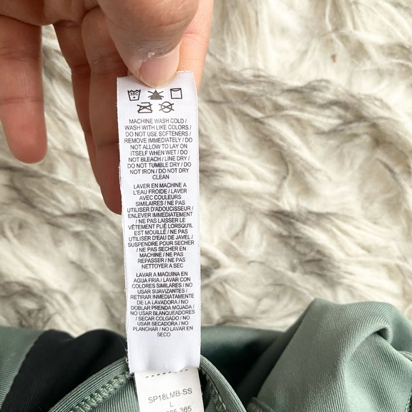 Nike Swoosh Pocket Sports Bra - Picture 5 of 5